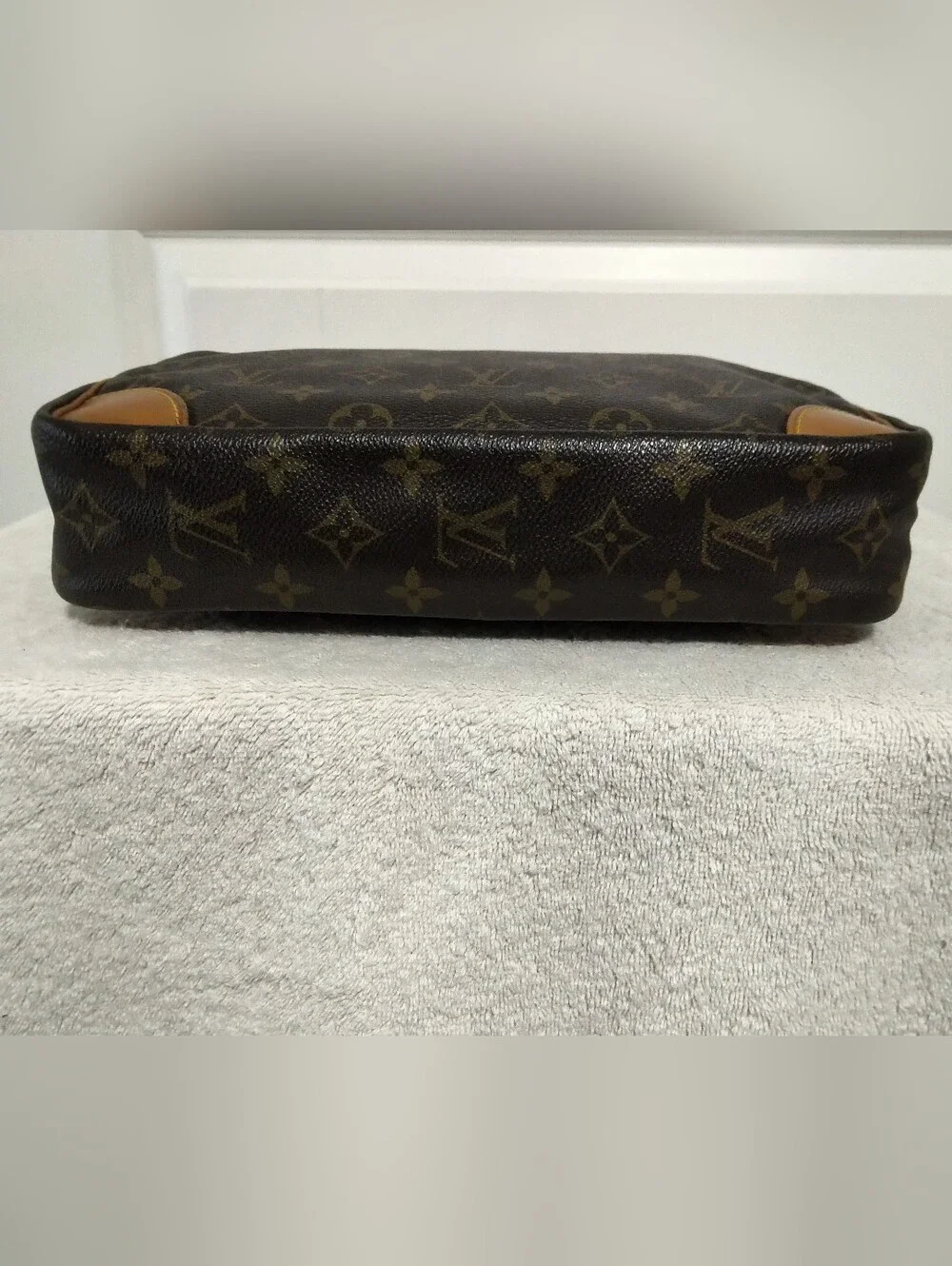 Authentic Louis Vuitton Monogram Compiegne 28 Clutch/ Tolietry Bag